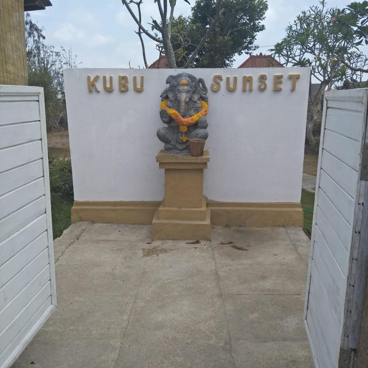 Kubu Sunset Guest House Nusa Lembongan  Exterior photo
